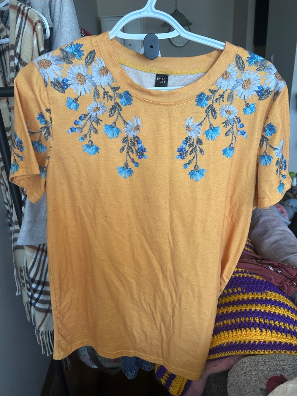 Emery Rose Yellow Floral Embroidered Short Sleeve Tee